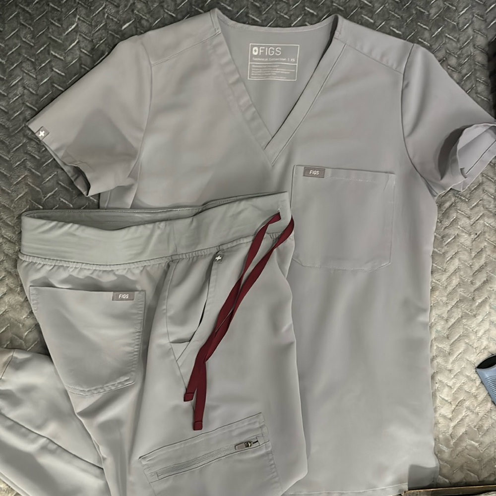 Women’s cement figs scrub set